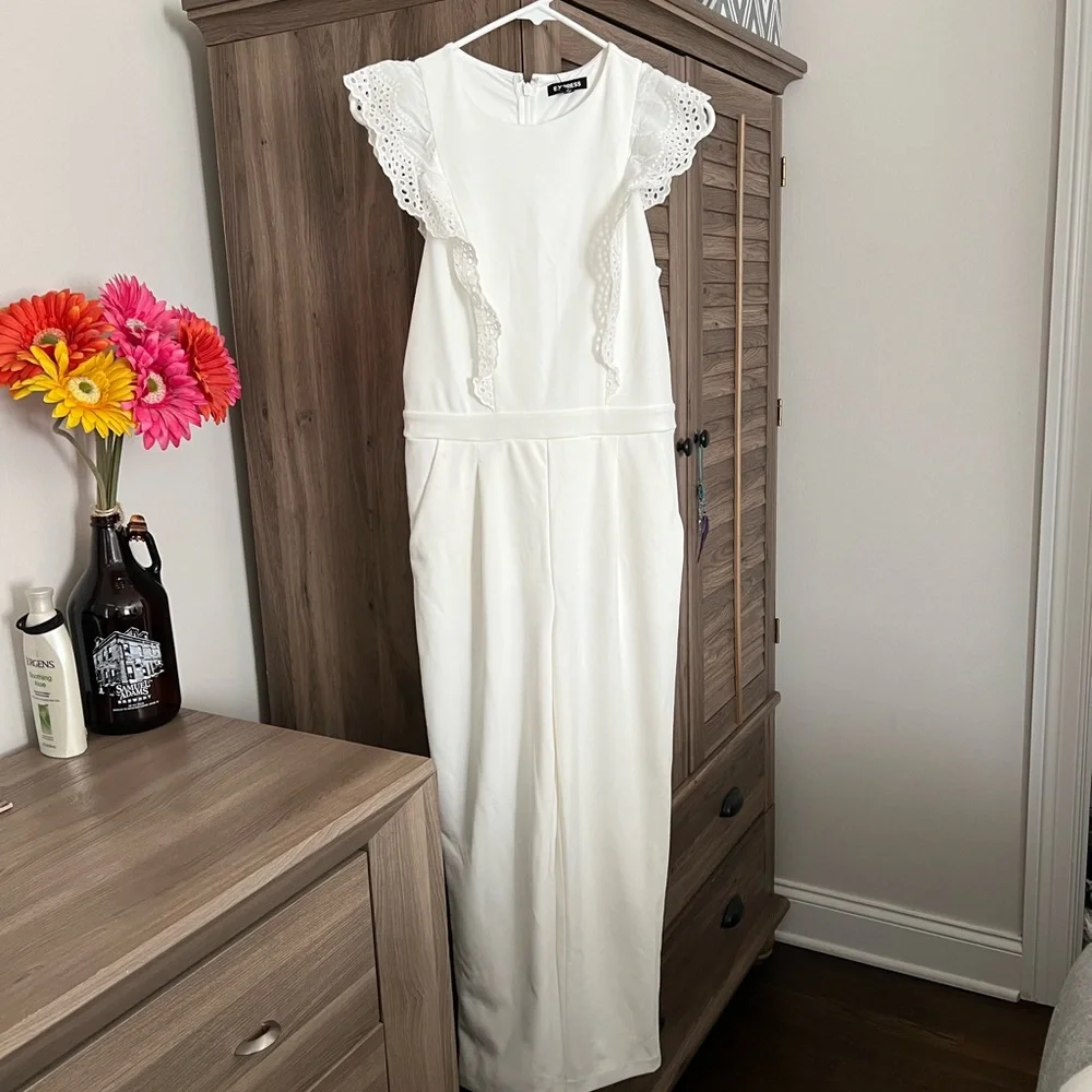 Eyelet Lace Ruffle Front Bodysuit - Picture 3 of 5